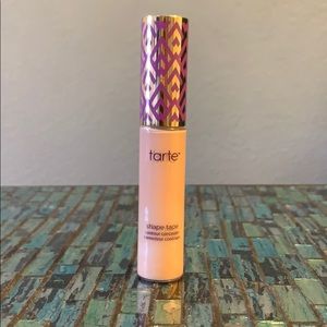 Tarte Shape Tape contour concealer 22B lightbeige